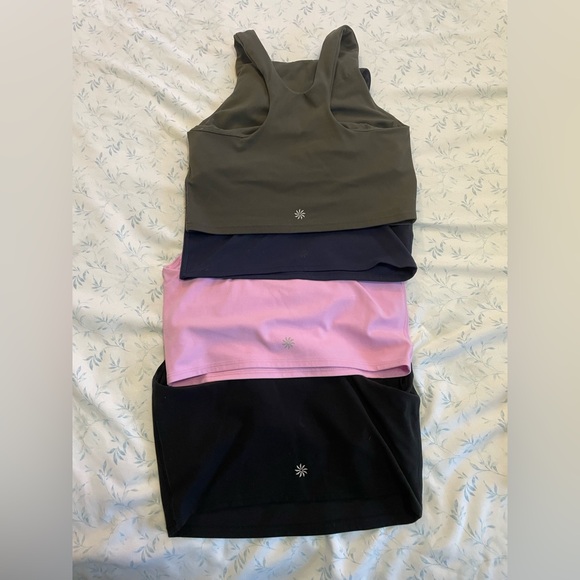 FOUR Athleta Conscious Crop Tops - Picture 2 of 6